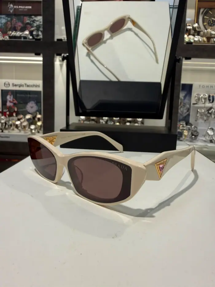 Prada PR-02